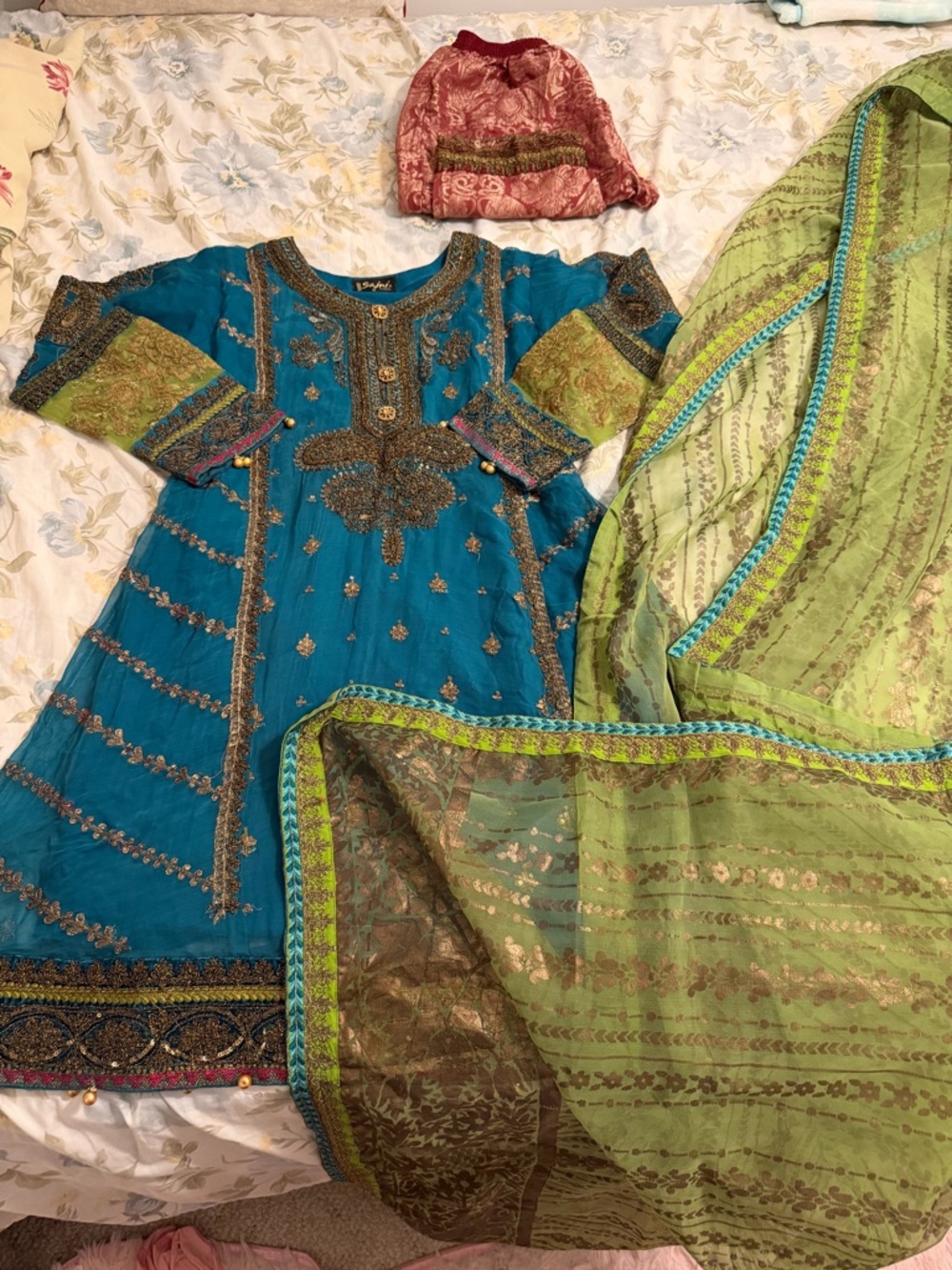 Women  Traditional Embroidered Blue & Green Dress with Dupatta 3 PCs Pakistani